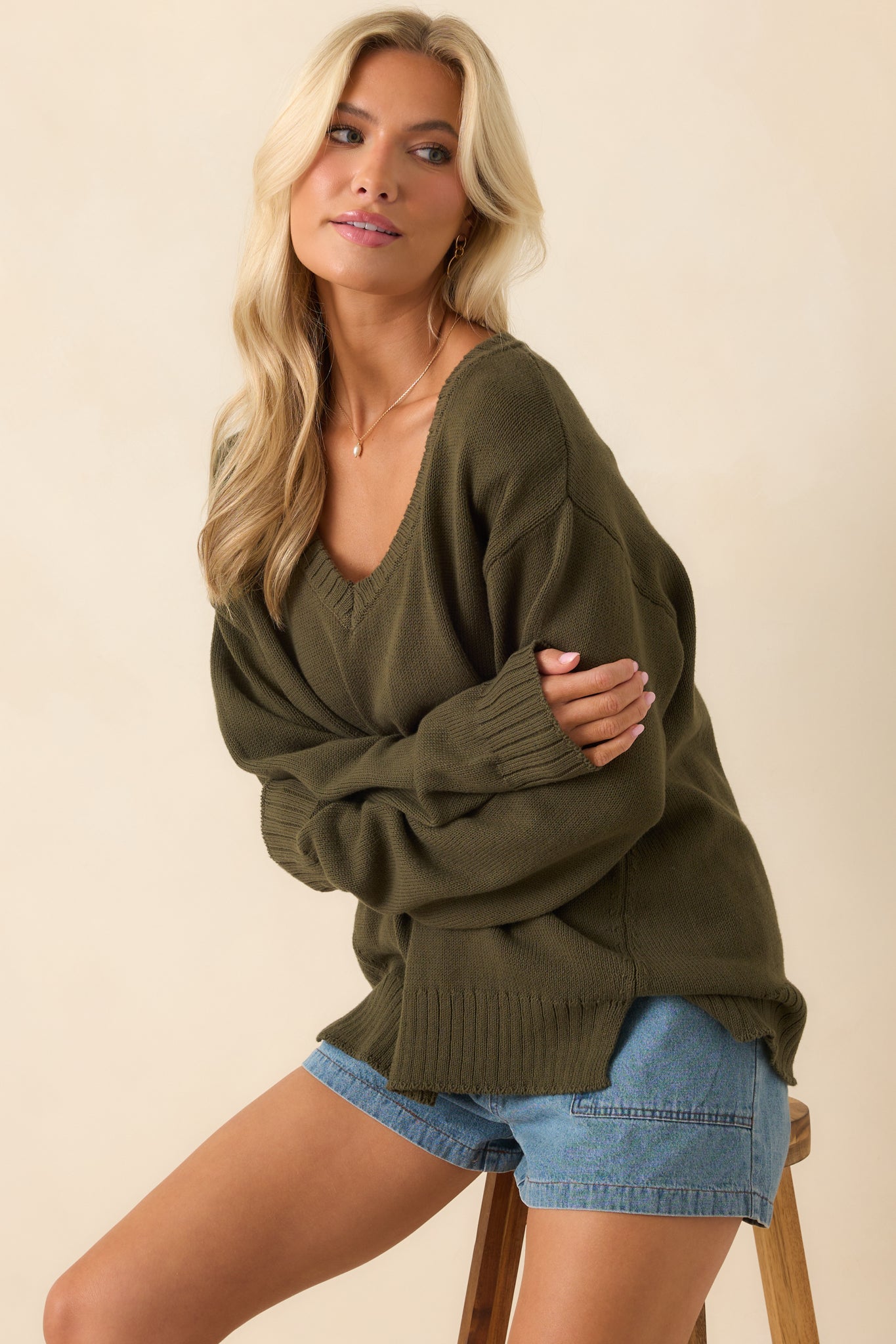 Z Supply All Around Cotton V-Neck Sweater In Fern Green | Red Dress
